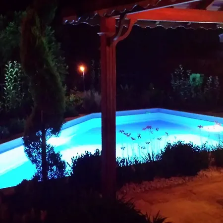 Spacious 4-bedroom House In With Swimming Pool And Several T *