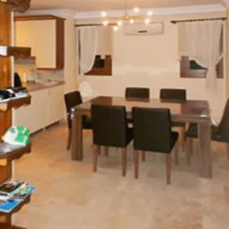 Spacious 4-bedroom House In With Swimming Pool And Several T Apartment Kusadasi