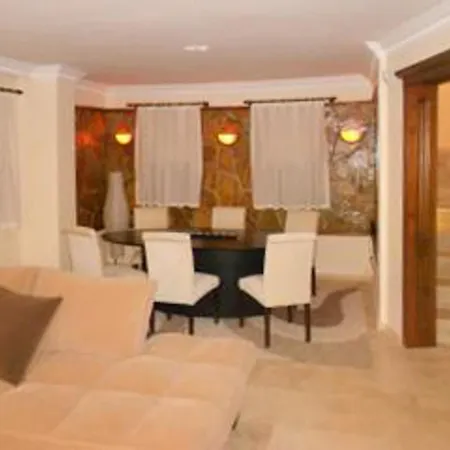 Spacious 4-bedroom House In With Swimming Pool And Several T Apartment Kusadasi