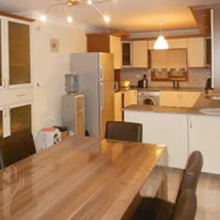 Apartment Spacious 4-bedroom House In With Swimming Pool And Several T Kusadasi