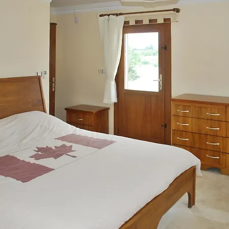 Spacious 4-bedroom House In With Swimming Pool And Several T * Kusadasi