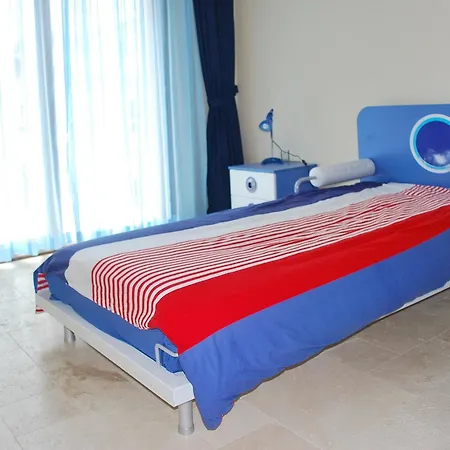 Spacious 4-bedroom House In With Swimming Pool And Several T * Kusadasi